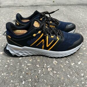 New Balance Fresh Foam Garo Size 11.5 Blue/Orange Mint